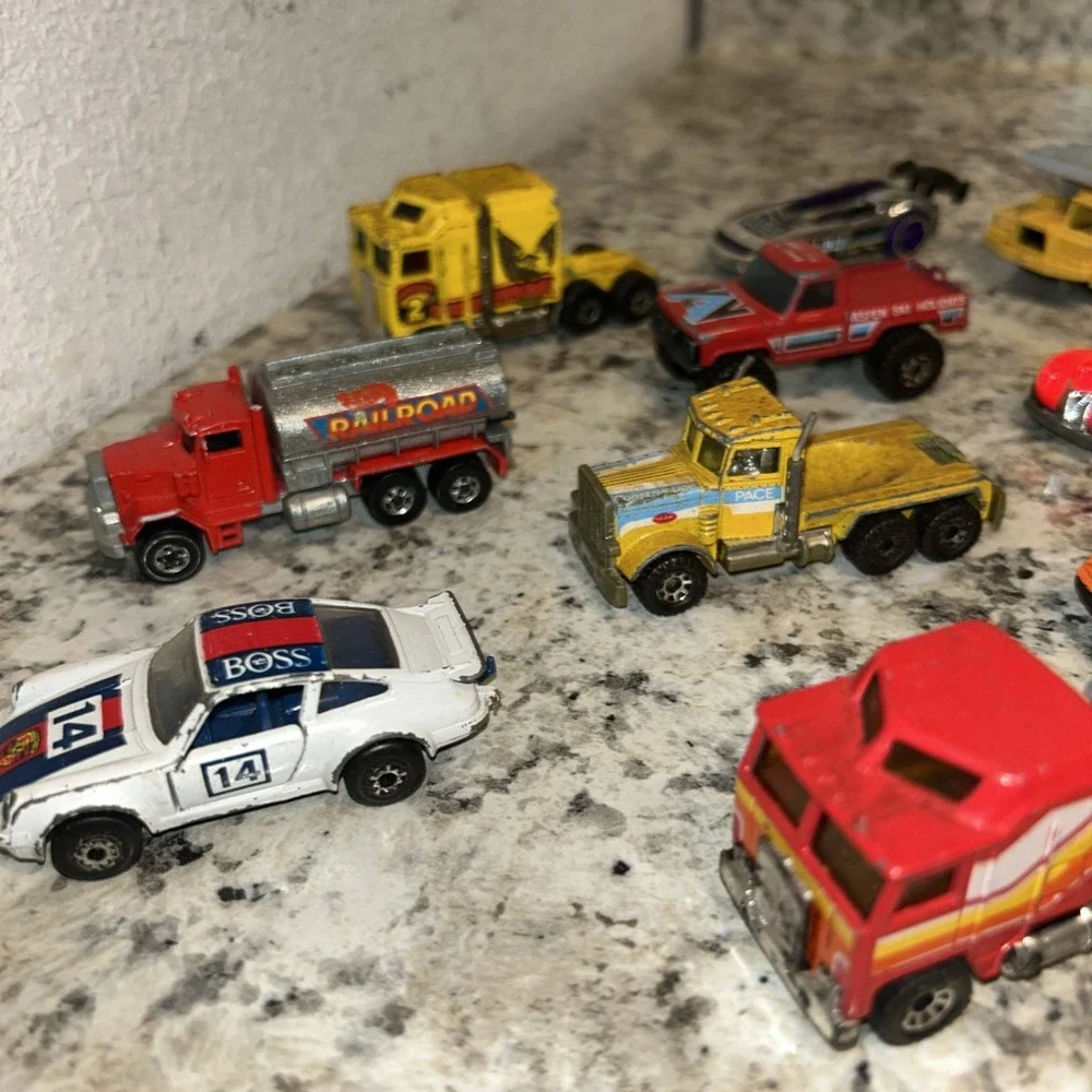 Vintage Hot‎ Wheels & Matchbox Cars Lot California Custom Thunder Roller C2